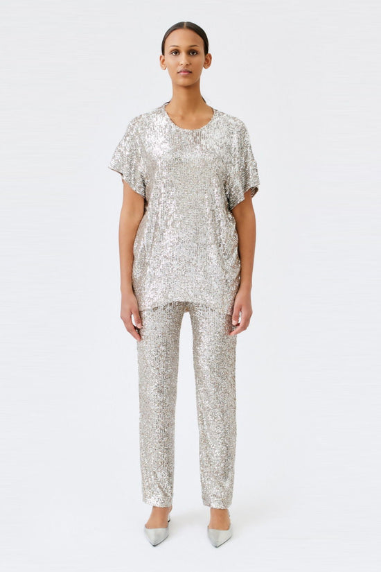 wingate collection tia silver top on female model with silver slippers front