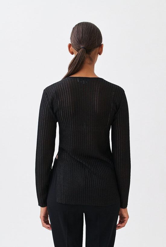 wingate collection black kiet longsleeve shirt on female model back
